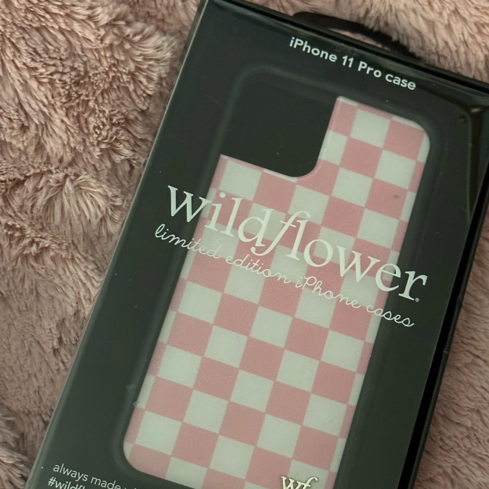 Wildflower iphone 11 pro case.